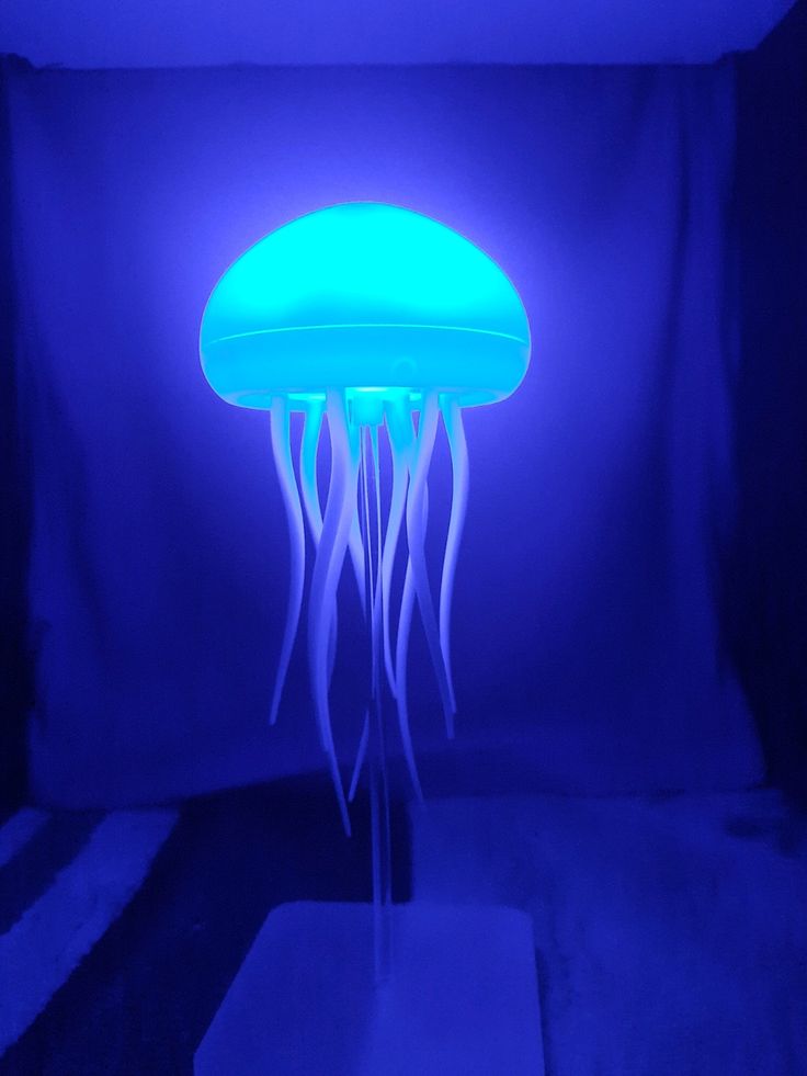 Voice-Controlled Jellyfish Lamp Novelusion